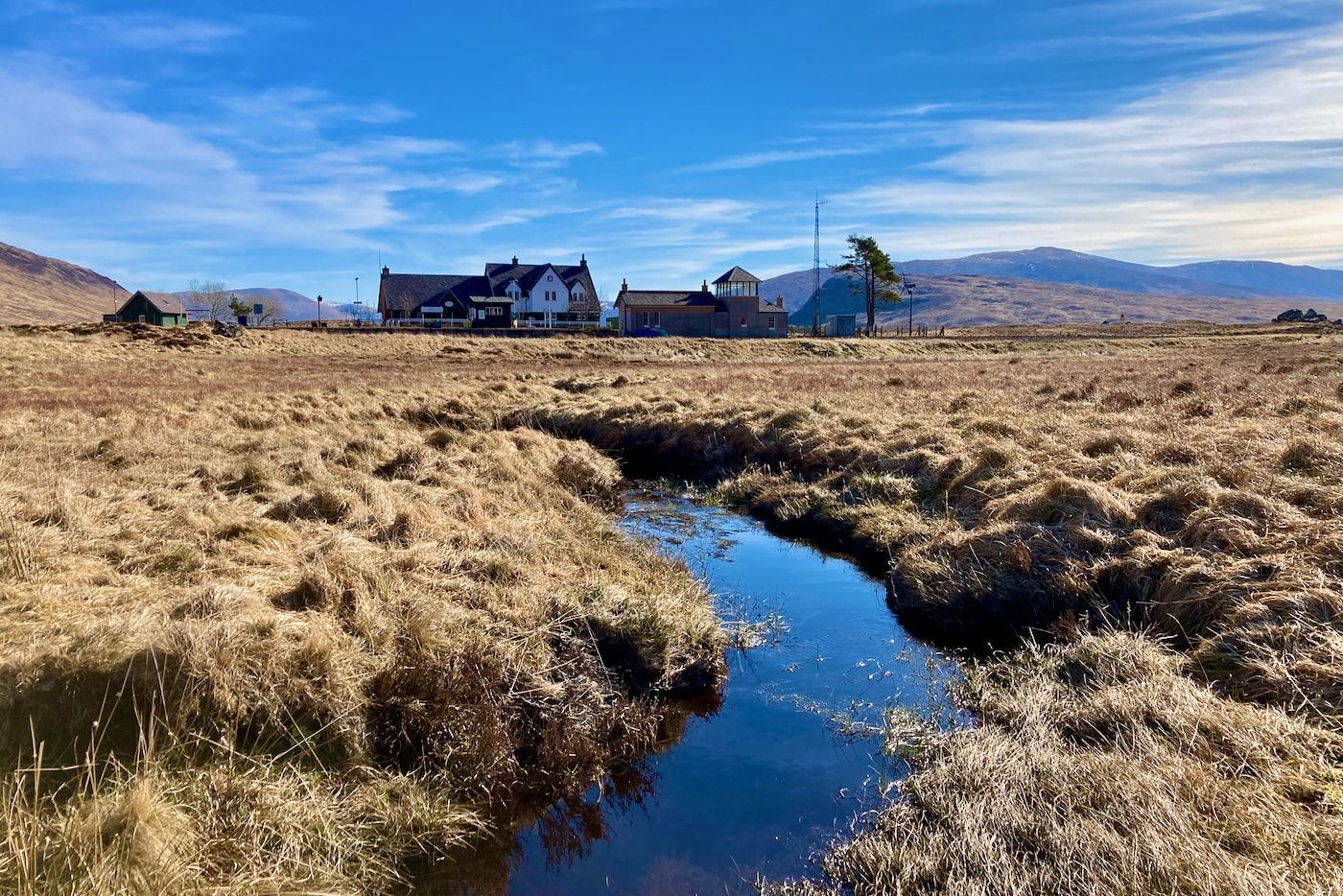 Aussicht auf das Corrour Station House und die Signal Box