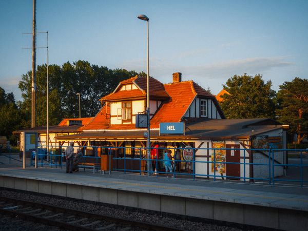 Bahnhofsgebäude von Hel im Fachwerk-Stil