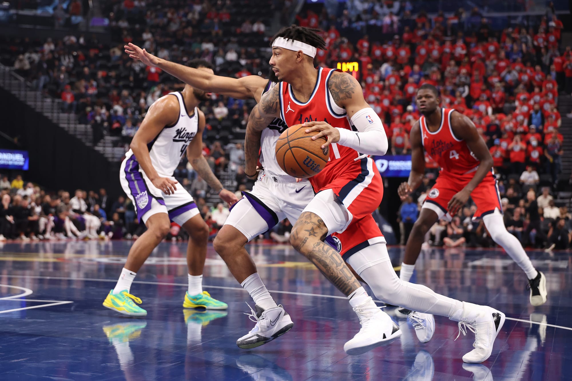 レブロンにユニフォームを“おねだり”したヤニスのリスペクト。いつでも真摯な河村勇輝：宮地陽子のロサンゼルス取材日記 Vol.4