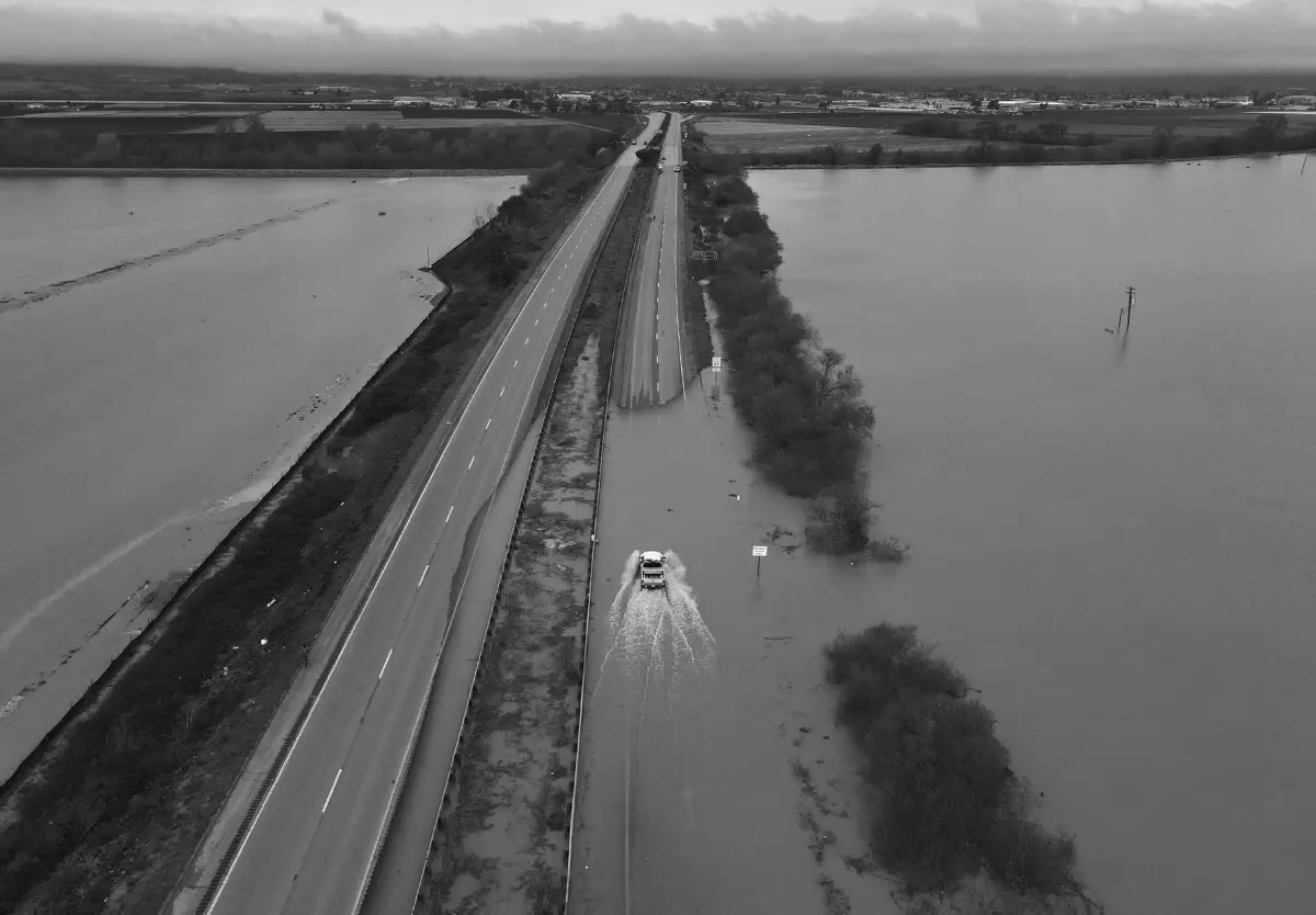 Exclusive Evil - Flooding the Phone