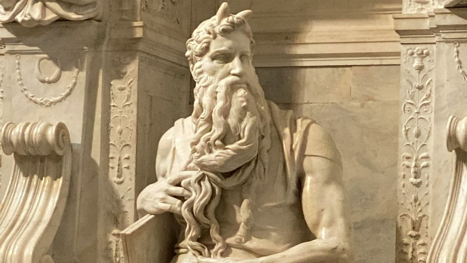 God and Moses? The Differences Between Edward Tufte and Stephen Few