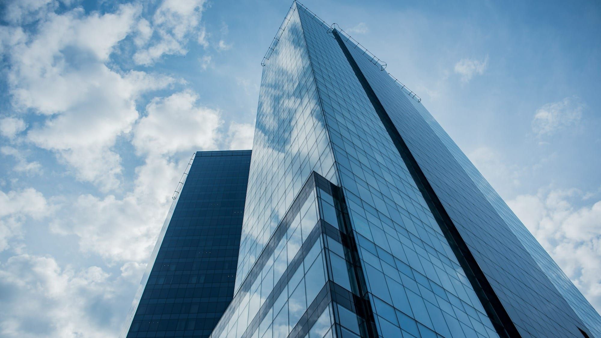 Focus + Context (a Bar Chart Is Not a Skyscraper)