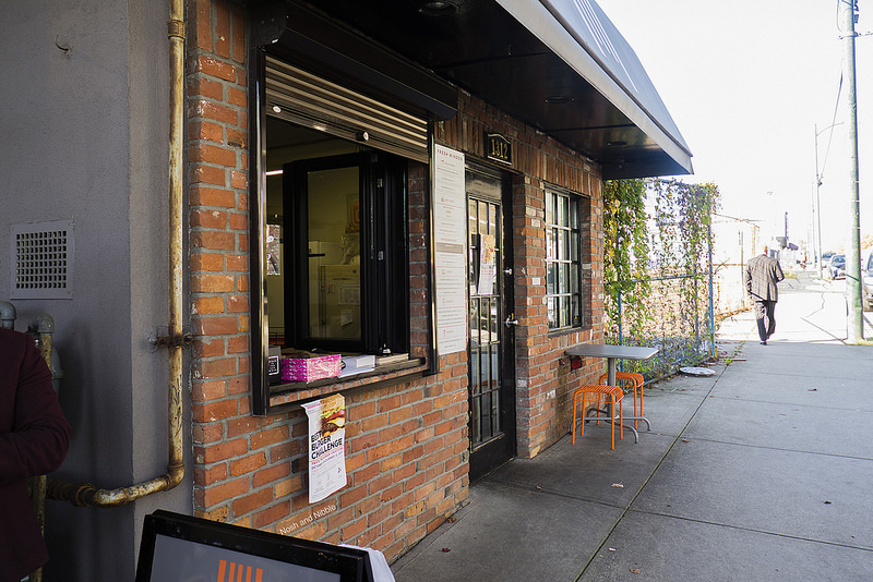 drews-catering-outside