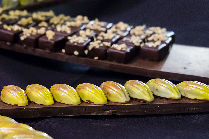 eat-pastry-chocolate-bonbons