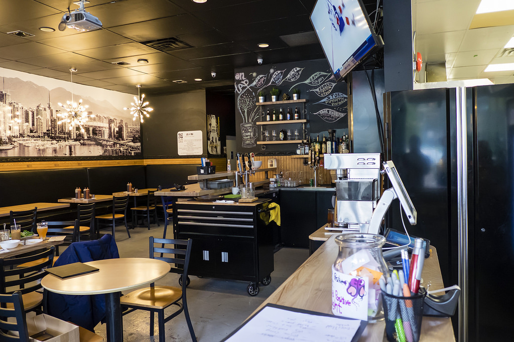 dundas-eat-drink-inside