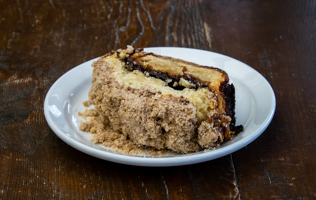 muddy-waters-cafe-coffee-cake
