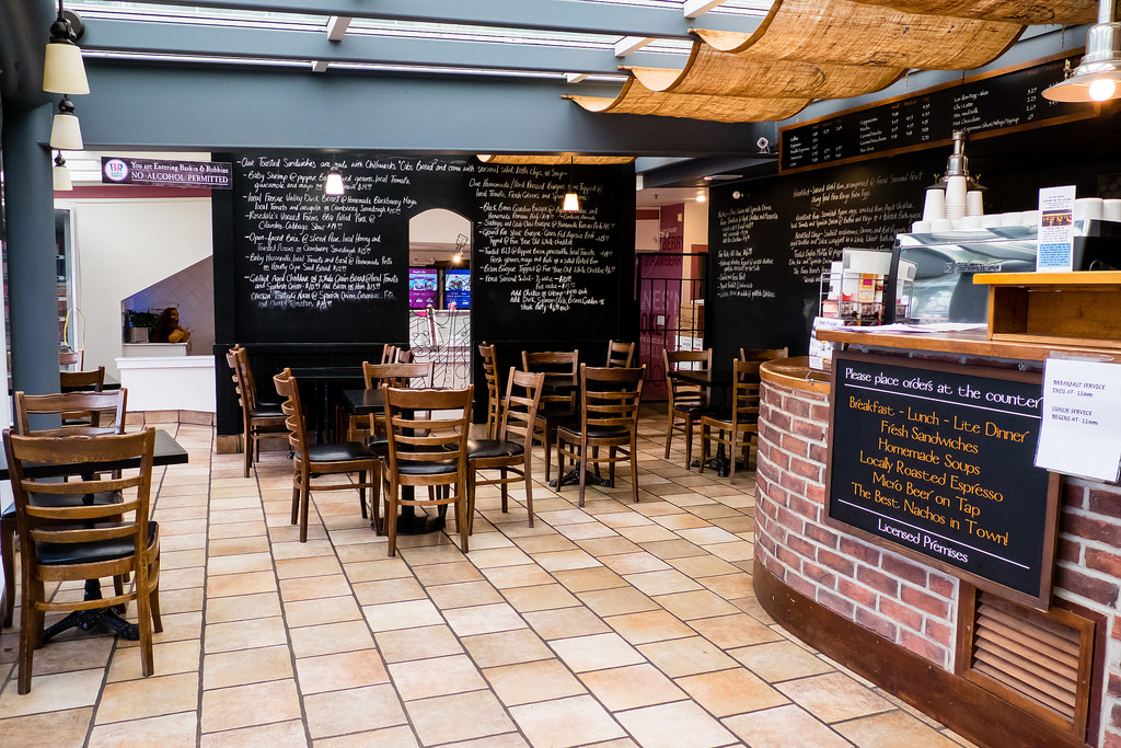 muddy-waters-cafe-inside