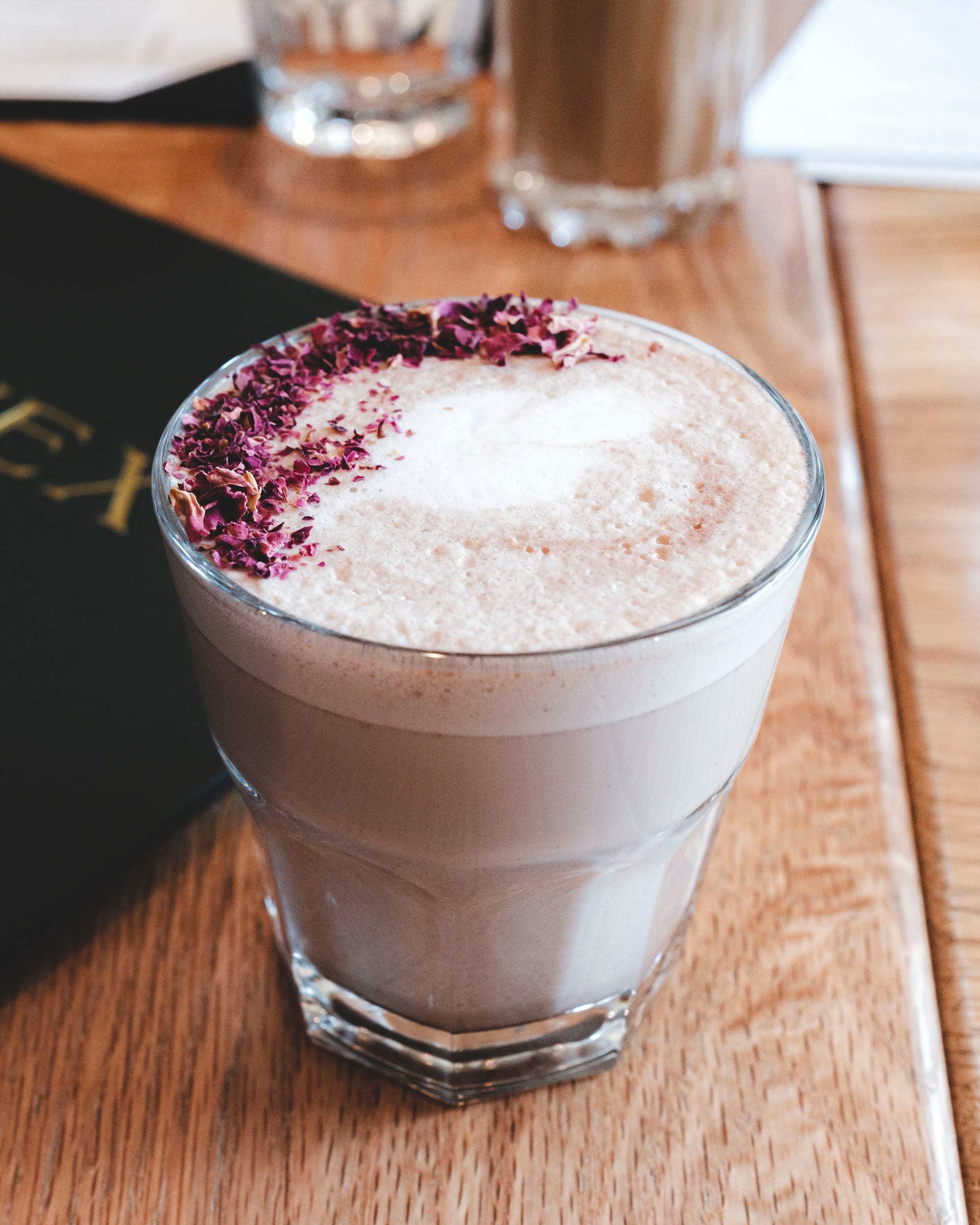 Ruex Cafe – Rose Latte