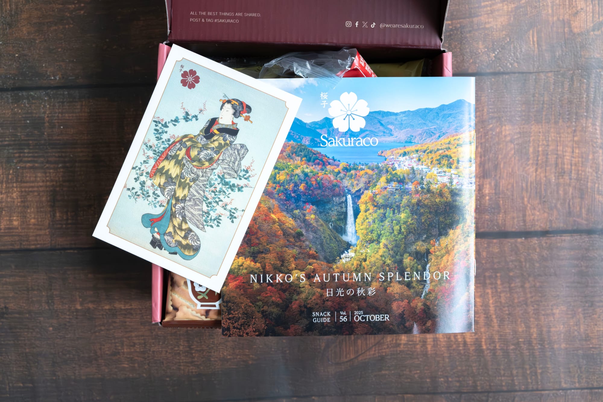 Sakuraco Subscription Box - Opening the Box