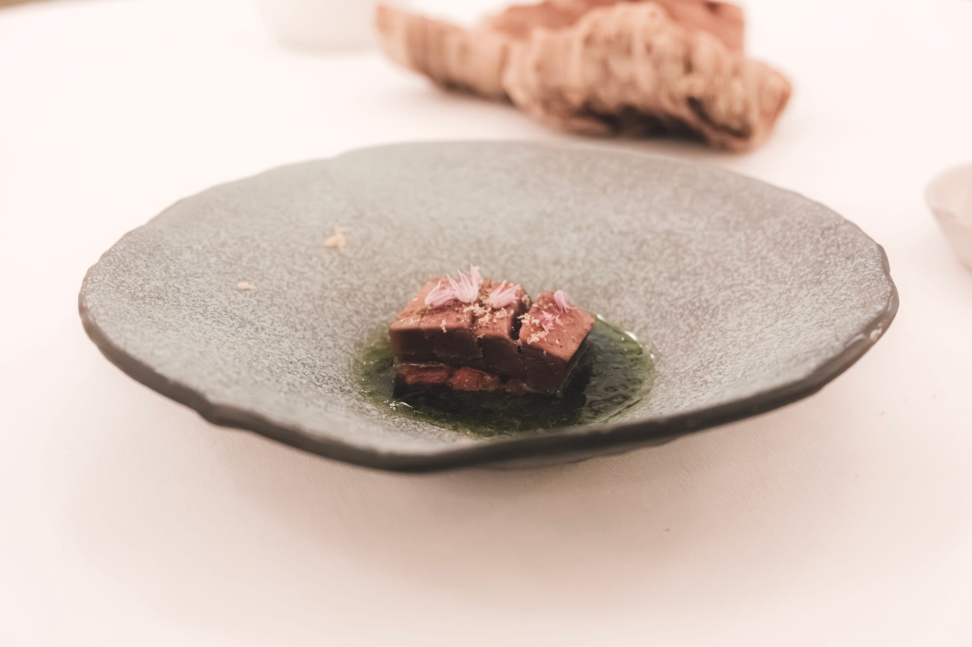 Le Monument in Porto: Bluefin tuna, tomato, chives