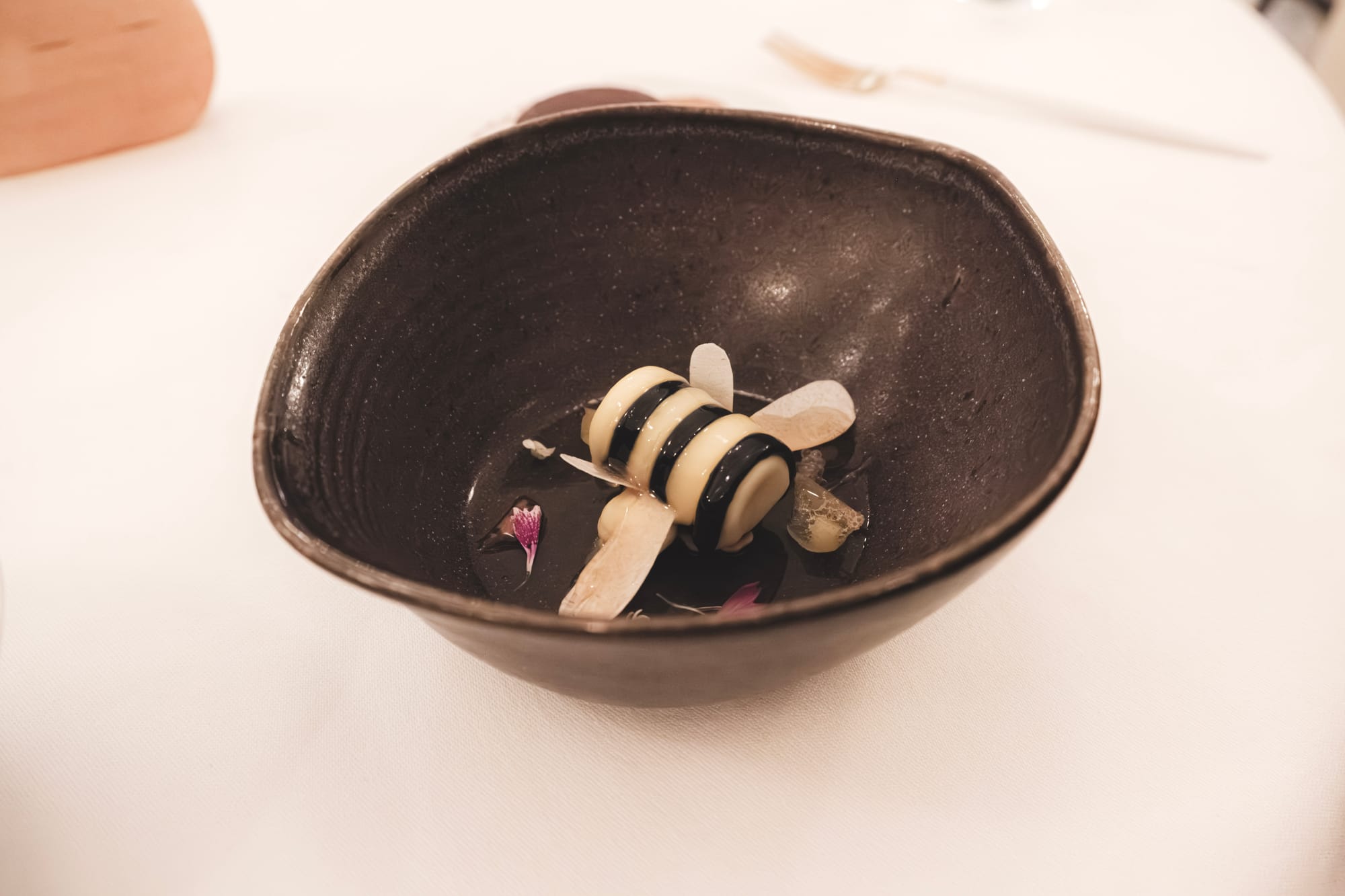 Le Monument in Porto: Honey from our hive