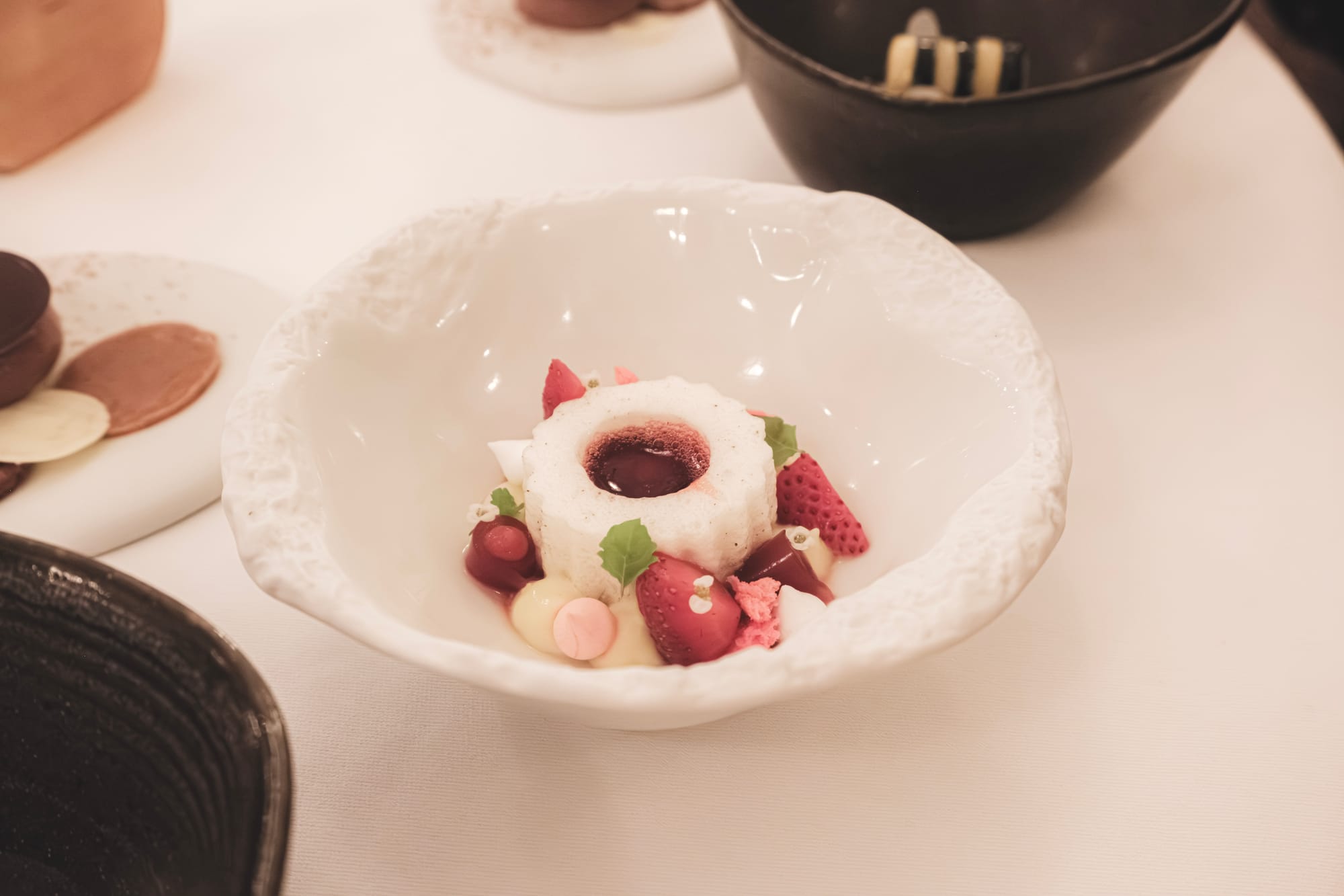 Le Monument in Porto: Organic strawberries from Douro, verbena