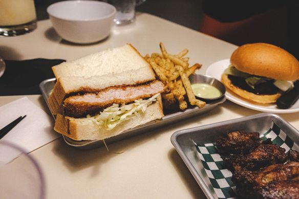 Pizza Coming Soon – Throwback Vibes, Fusion Dive in Vancouver [REVIEW]