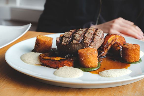 Saveur Restaurant – A Brand Name in Victoria in Need of Help for Brunch [REVIEW]