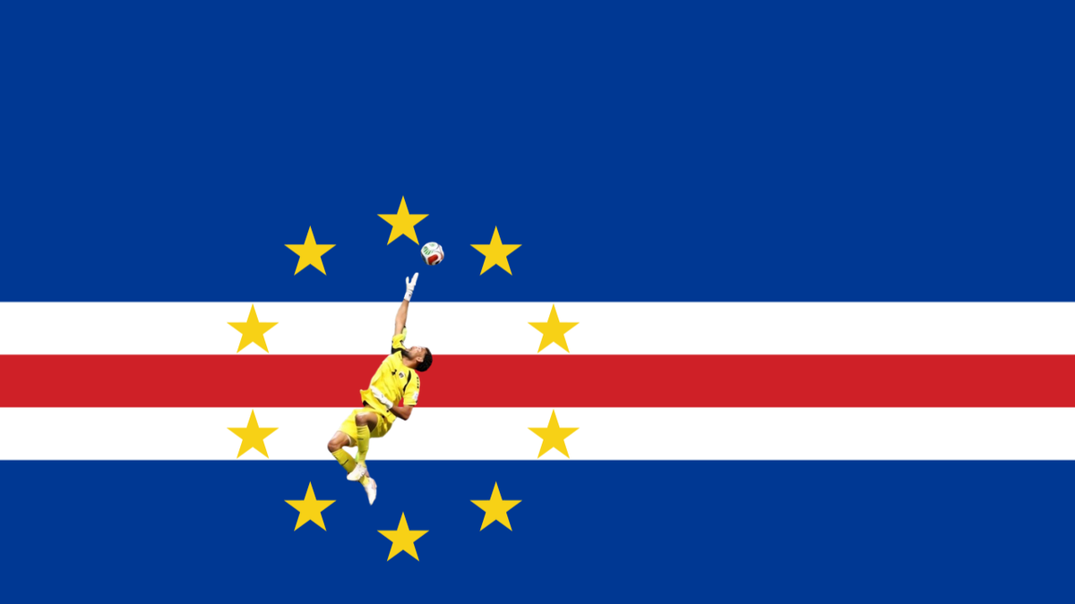Vizinho saves agaisnt the backdrop of the Cabo Verde flag
