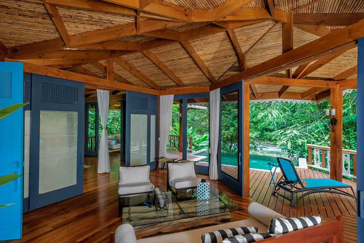 sustainable hotel in Costa rica un the middle of the forest.