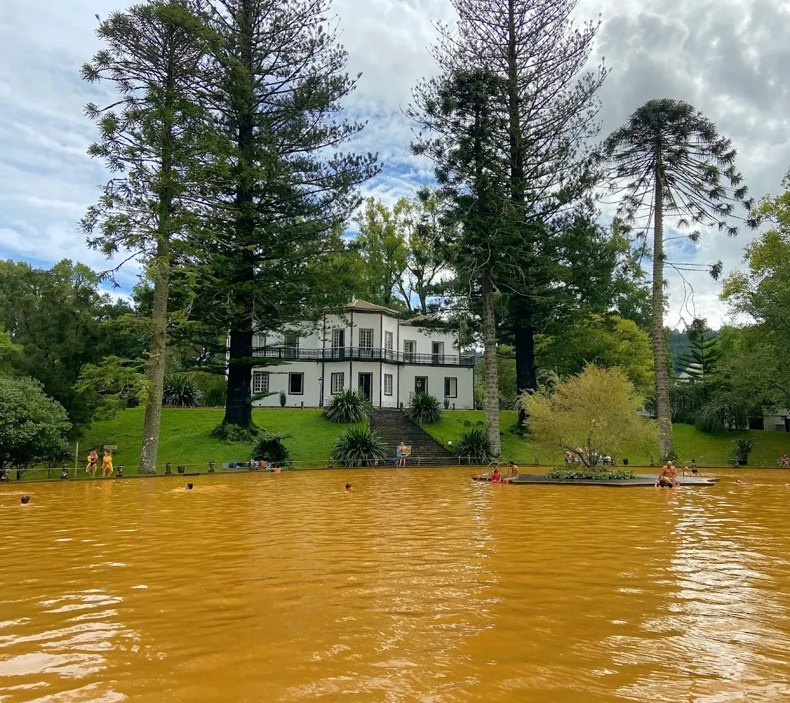 aguas termales de portugal, islas azores.
