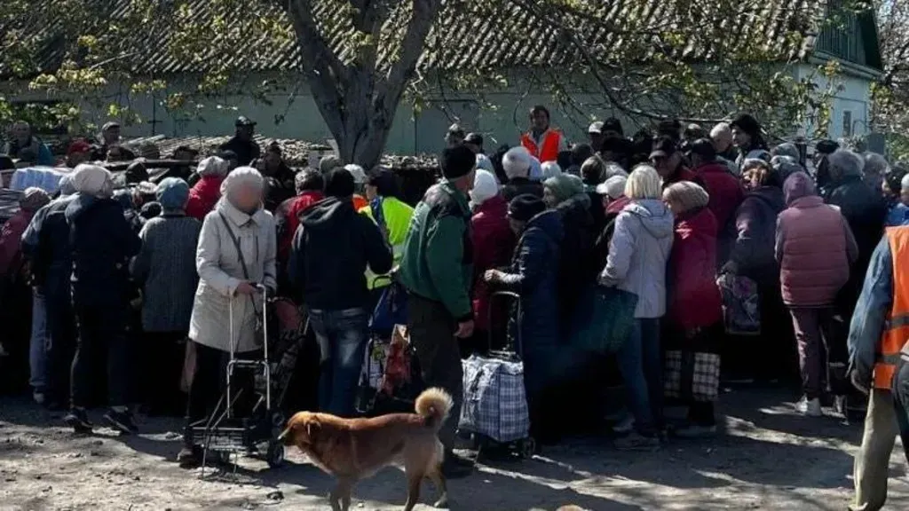 Oleshky's last surviving residents eat weeds as Russia starves them, targets humanitarian supplies