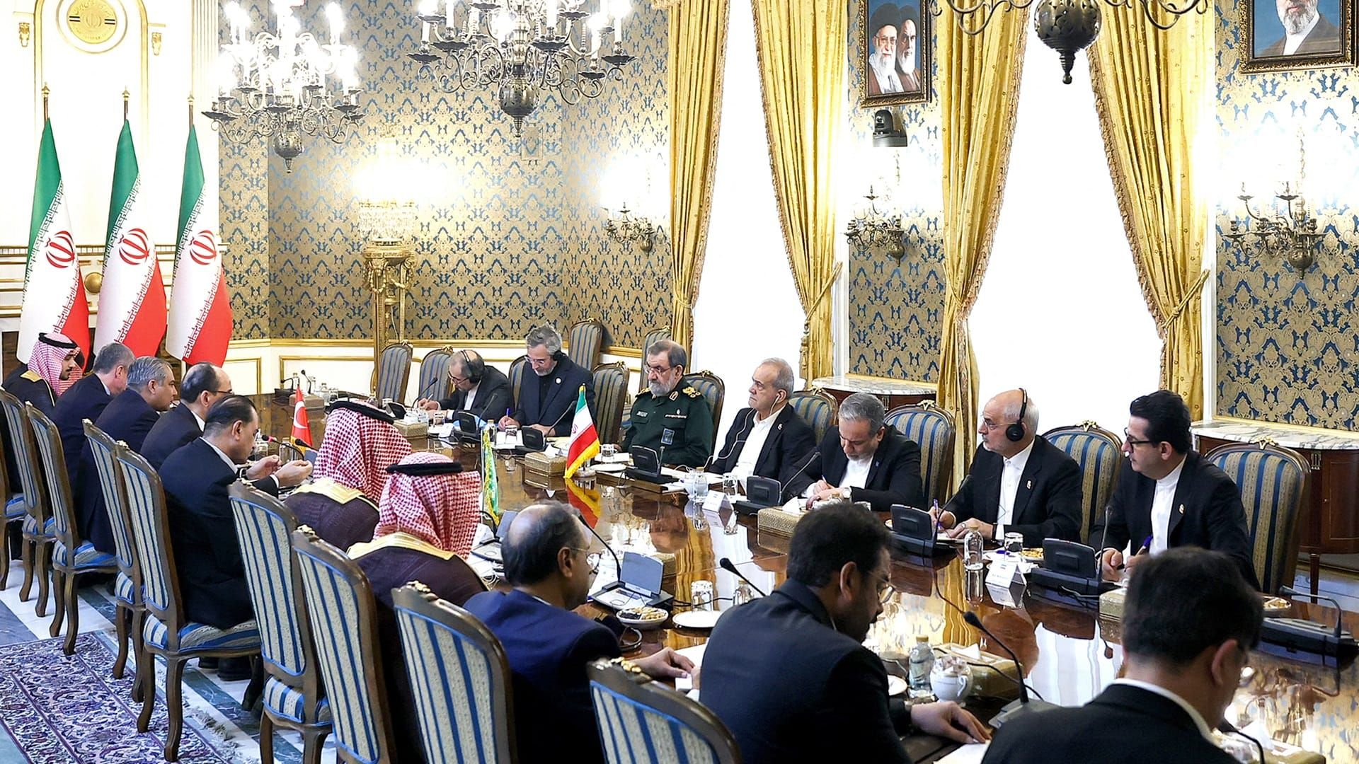 Iran tells Saudi, Pakistani and Turkish security chiefs it cannot halt Houthi attacks, proposes two-week regional truce