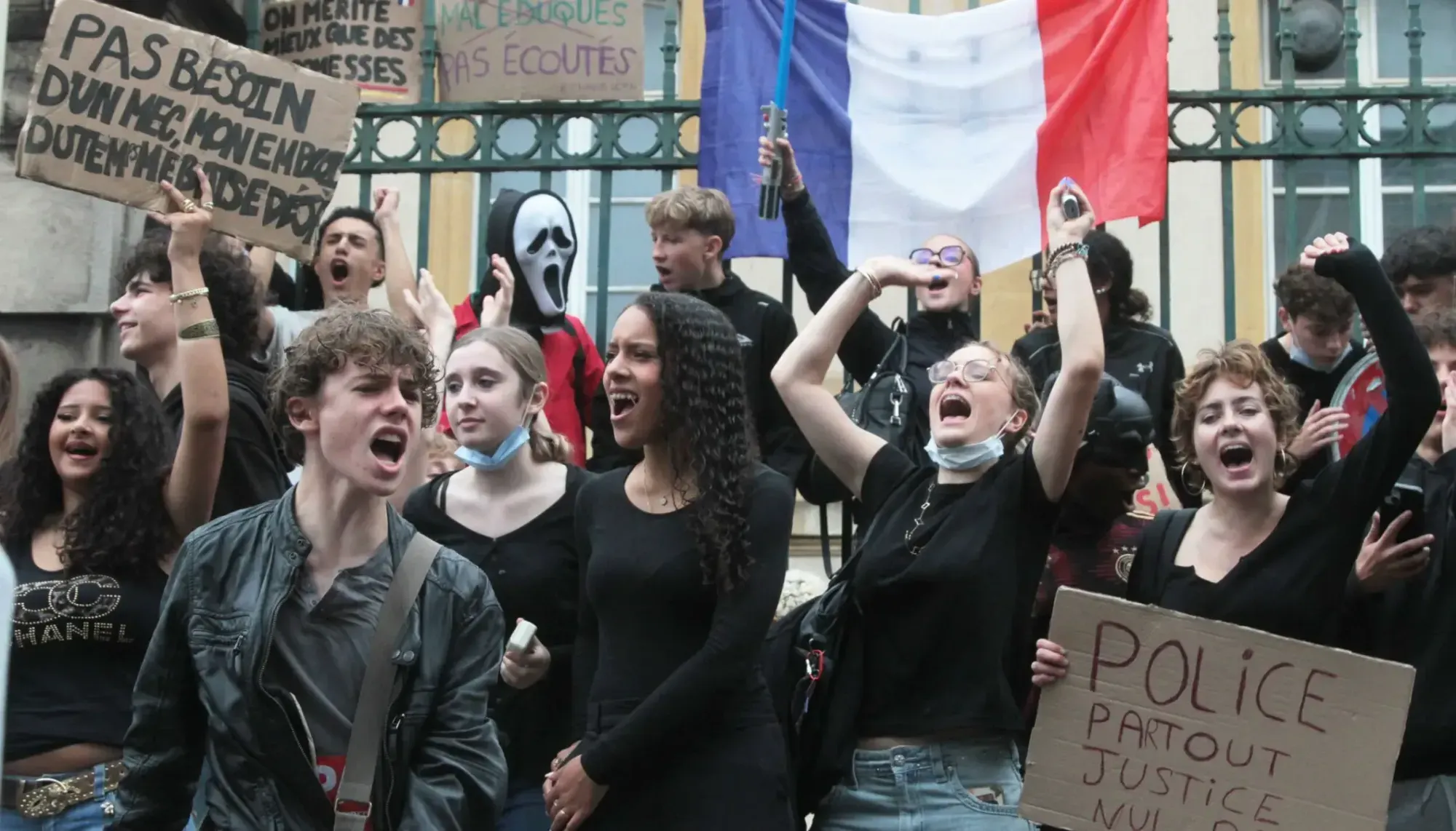 The Basic Demands of French Student Protesters: Reasonable Hours, a Teacher, a Warm Classroom and a Working Toilet