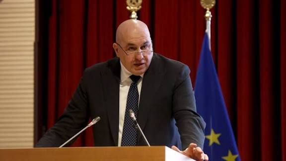 Italy’s defence minister declares Milan riots the result of foreign hybrid warfare