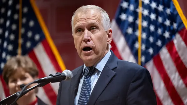 Senator who regrets confirming Hegseth demands Pentagon investigation into Ukraine Starshield outage