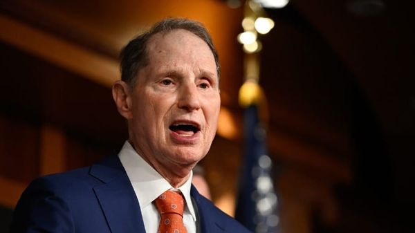 Wyden says Justice Department illegally withheld FBI interview with Epstein-linked banker
