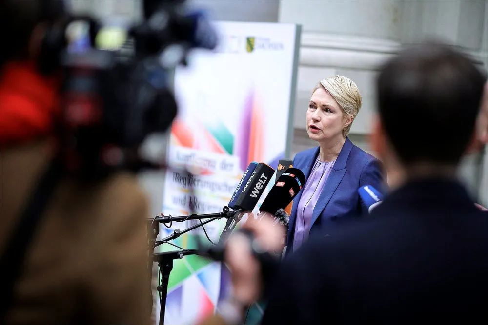 Rentensturm! Küstenbarbie Schwesig (SPD) und Länderchefs gegen Rentenpläne