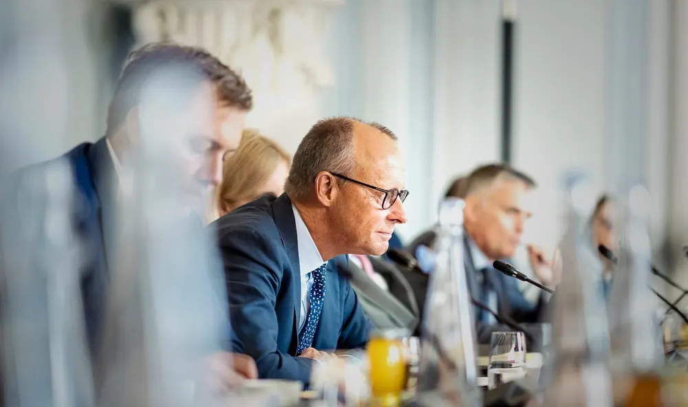 Kanzlersturz oder Neuwahl? Die 3 Szenarien nach dem Wahl-Beben