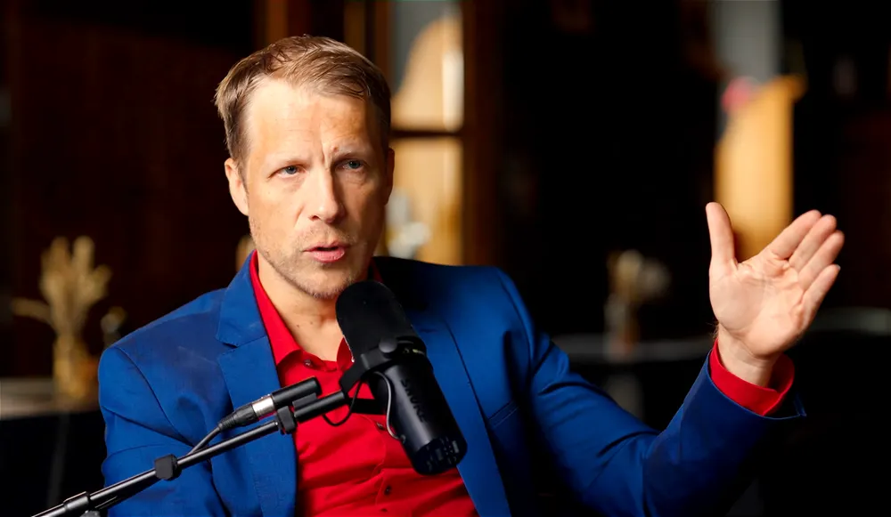 Pocher im TOMorrow-Podcast: "Deutschland muss erst richtig auf die Fresse fliegen"