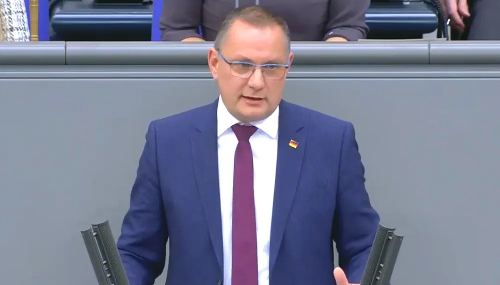„Herr Kanzler, Hand aufs Herz: Das wird nichts mehr!“ Chrupalla rechnet mit Merz ab