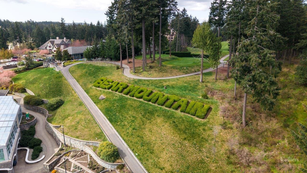 Bear Mountain hedges, collierscanada.com