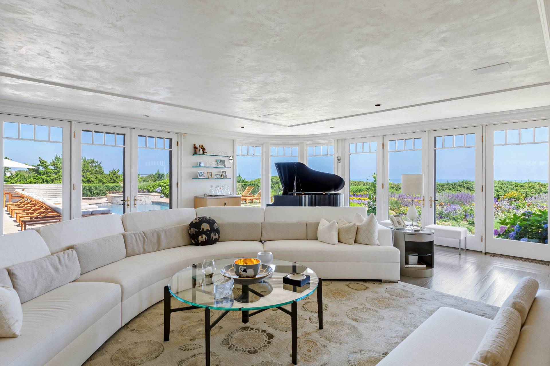 The interior of the living room at 21 Fairfield Pond Ln - Serhant.com
