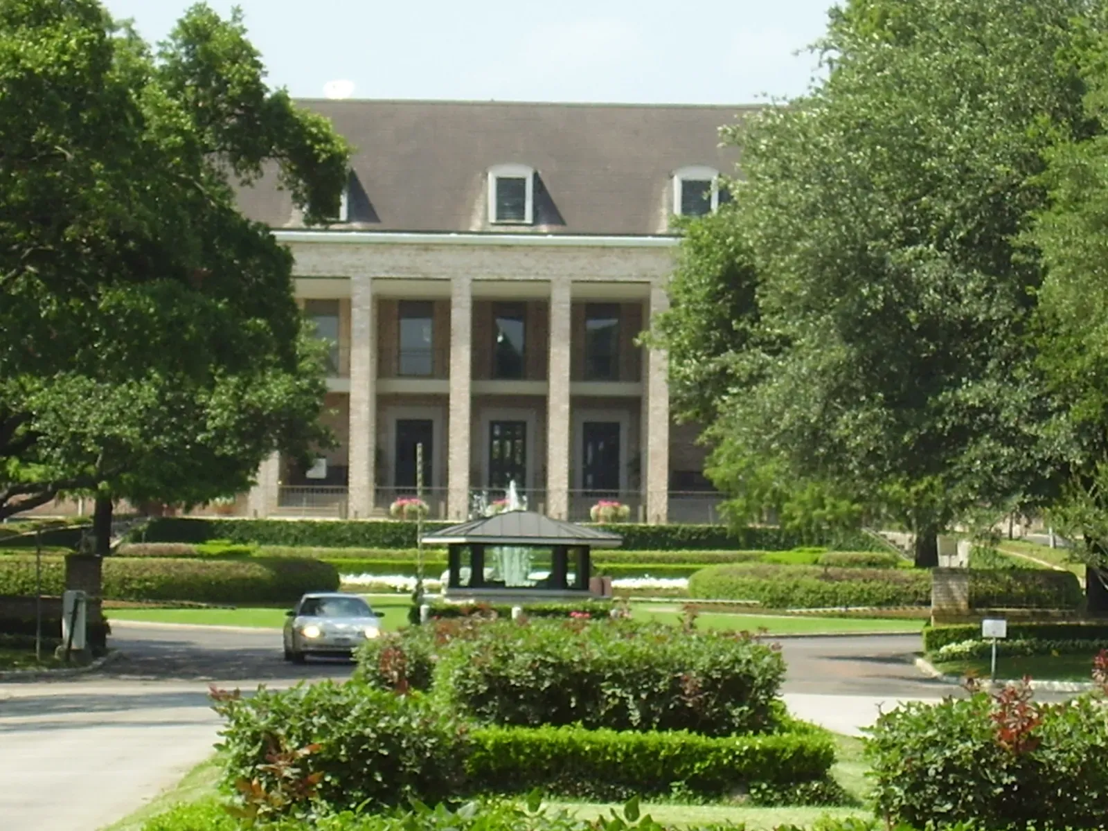 River Oaks Country Club clubhouse in Houston