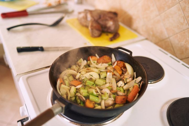 Why Your Body Prefers Warm, Cooked Foods (And How They Can Make You Feel Amazing!)