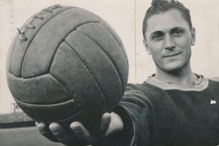 The 28 top goal scorers in football history