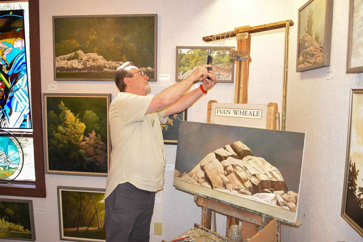Island artists’ exhibit honours “mentor” Ivan Wheale and the school of Whealism