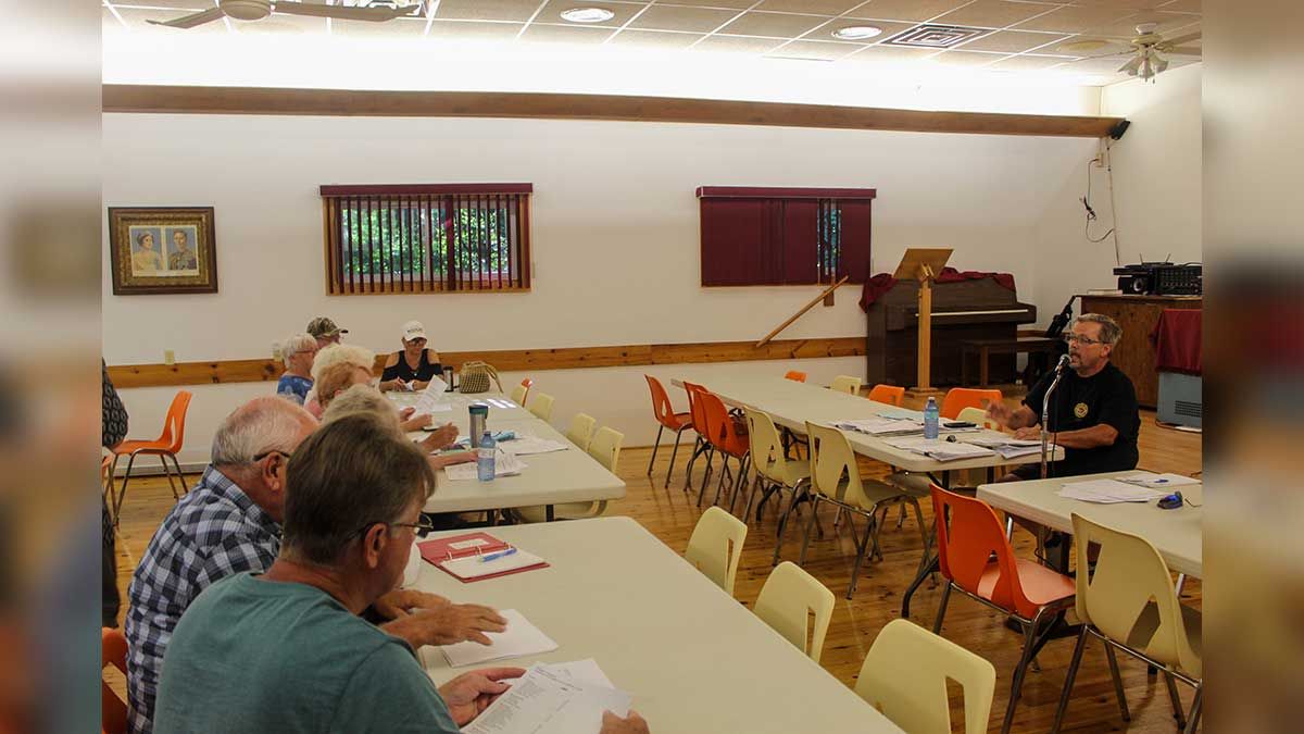 Tehkummah mayor hosts public meeting, shares deep concerns with state of affairs