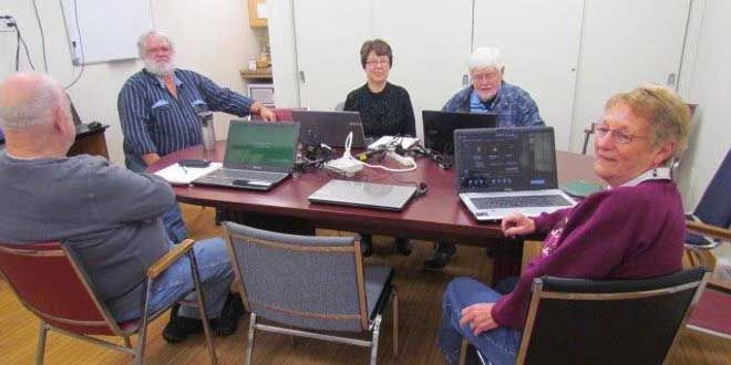 Computer classes for seniors are back in Manitowaning