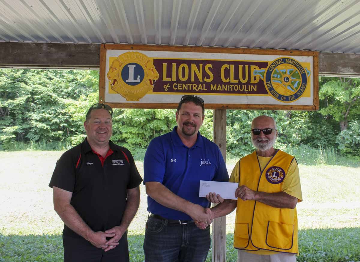 Mindemoya businessman takes it upon himself to raise funds for Lions’ Homecoming Weekend