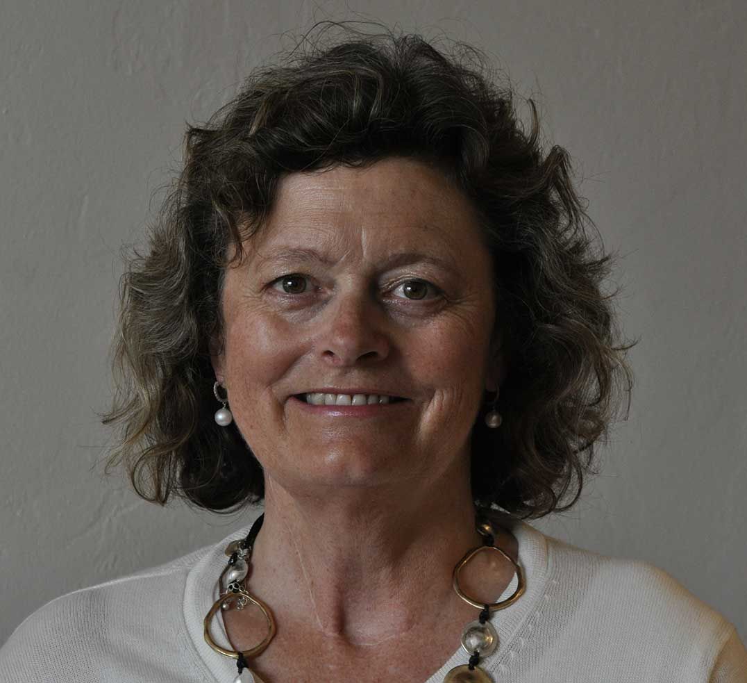 Diane Meehan receives Patient Impact Award from the Ontario Pharmacists Association