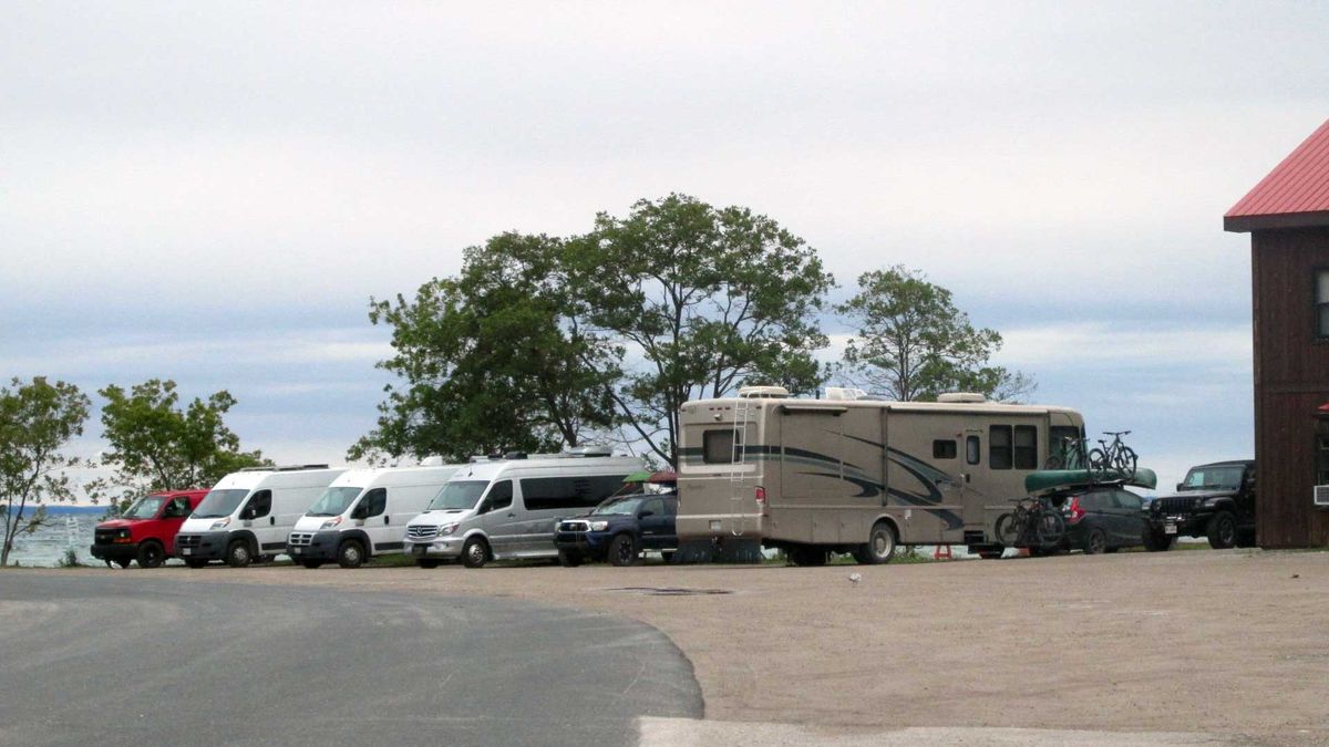 Town closes free RV overnight parking due to overcrowding and abuse of site