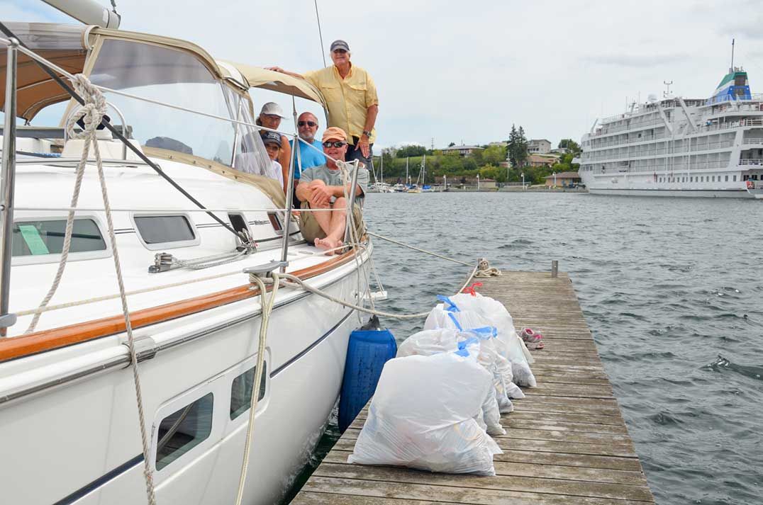 Boaters join eXXpedition Great Lakes 2016 plastics assessment