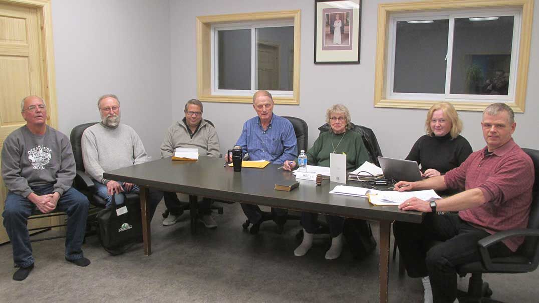Council holds first meeting in new council chambers