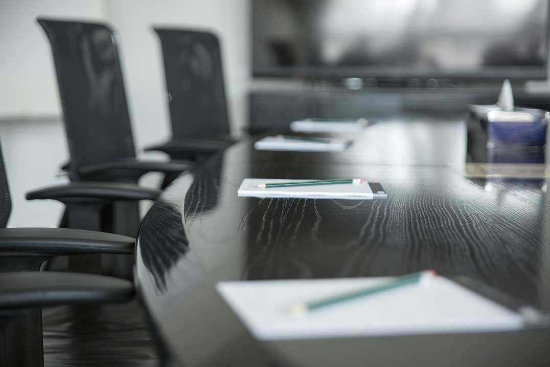 Council passes first reading to increase its remunerations