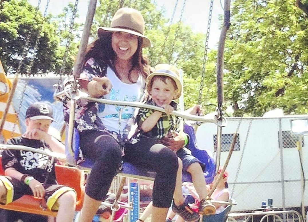 Her mother’s gift of kidney grants young mom time to raise her child