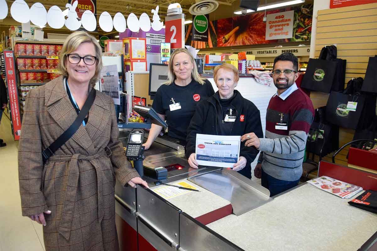 Lavish Your Independent Gocery store teams with MHC on fundraising