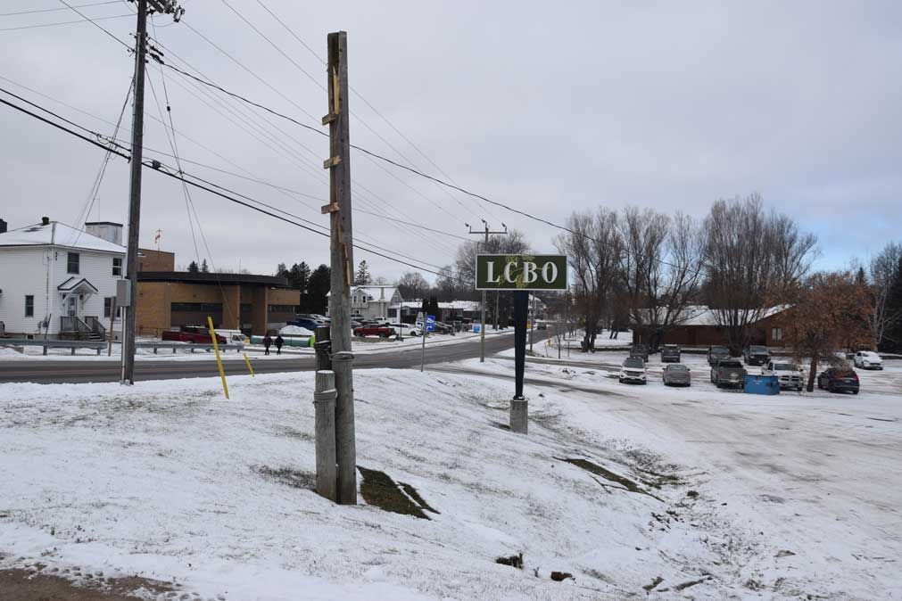 Impaired driver takes out award-winning Little Current BIA sign