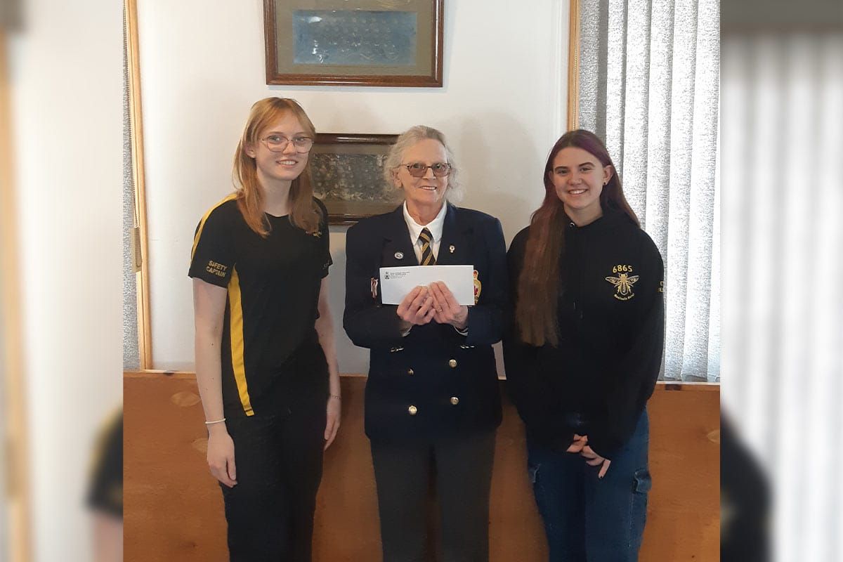 Gore Bay Legion donates funds to MSS robotics team