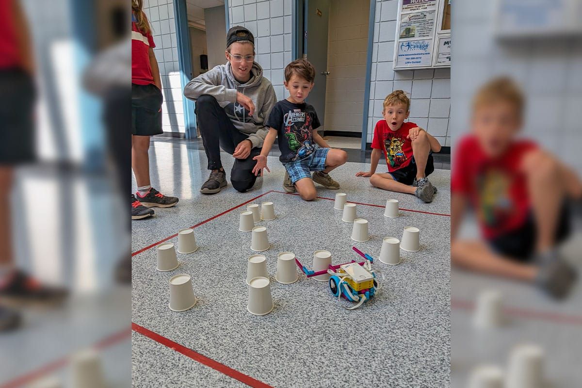 Manitoulin Metal Robotics camp reaches out to elementary pupils